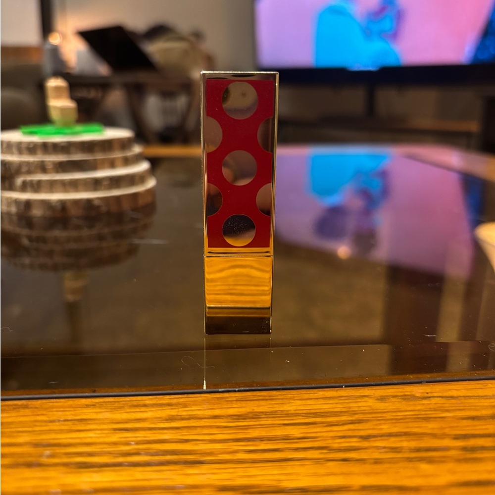 Holiday Estée Lauder Lipstick- Sneak Peak